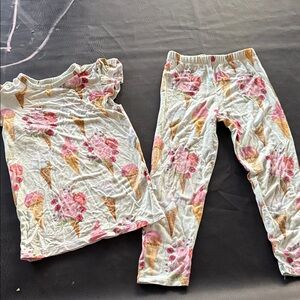 4T Sophia print posh peanut lounge